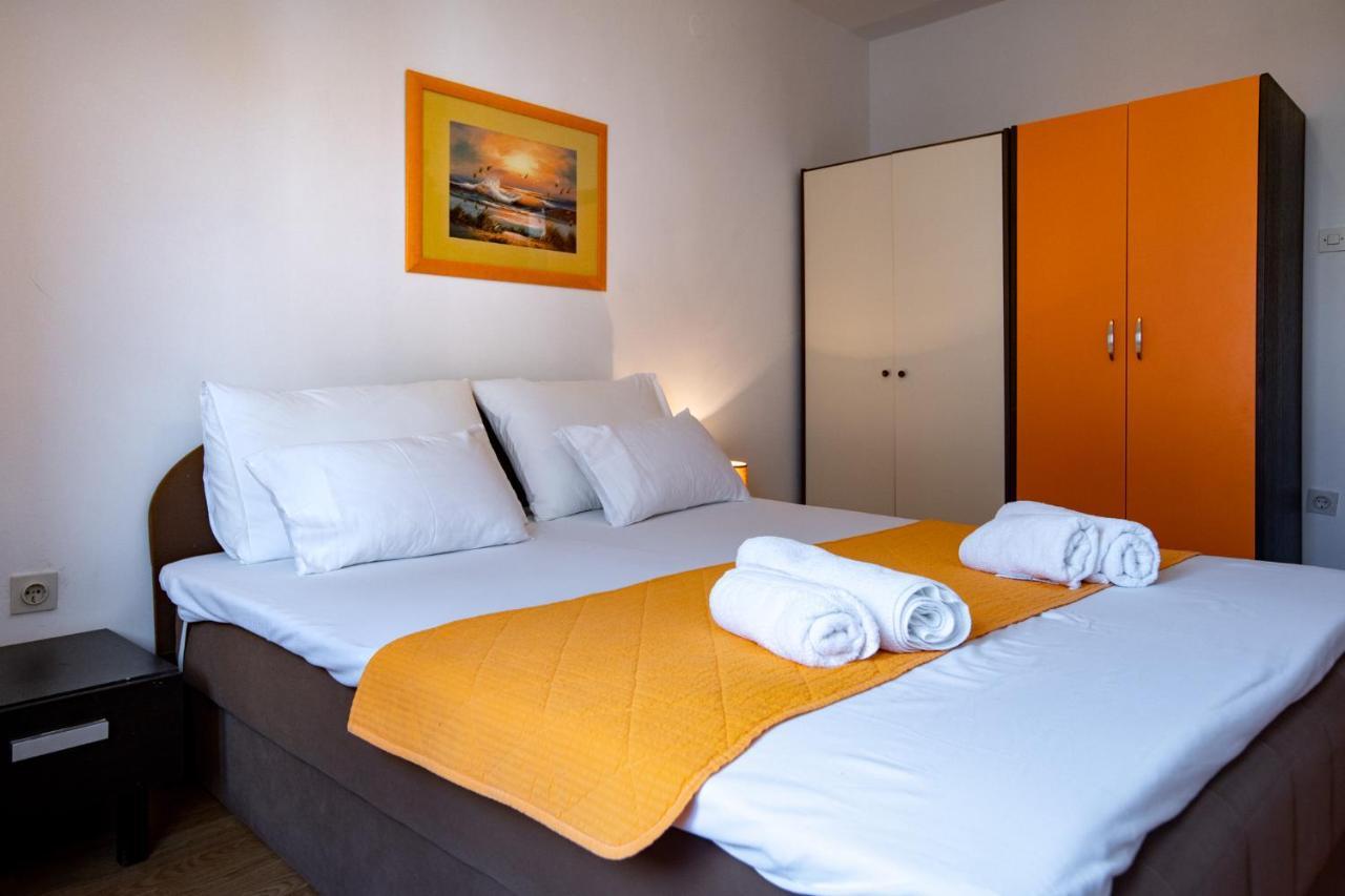Apartments Lazaric Lopar Exterior photo